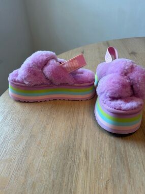 UGG Fluff Yeah Platform Slide Sandals Pink Rainbow Sole Size 7